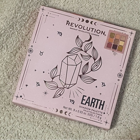 7 pc Makeup Revolution Eyeshadow/Lip Bundle - Picture 5 of 9